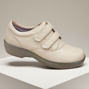 Apex Women's Ambulator Leather Cream 1264 Shoes Adjustable Slip-ons Smart Grip